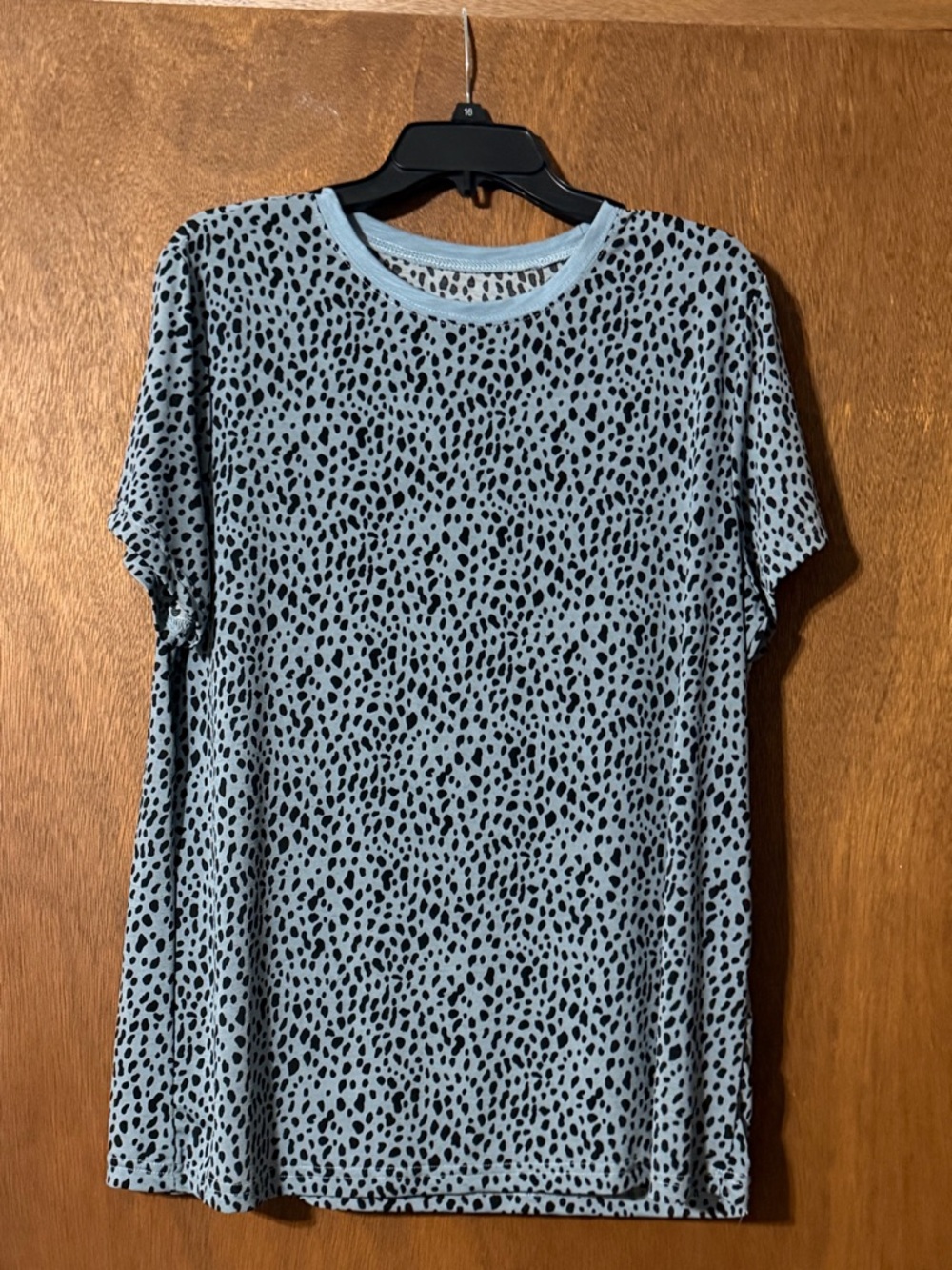 Women's Blue Animal Print Short Sleeve Top